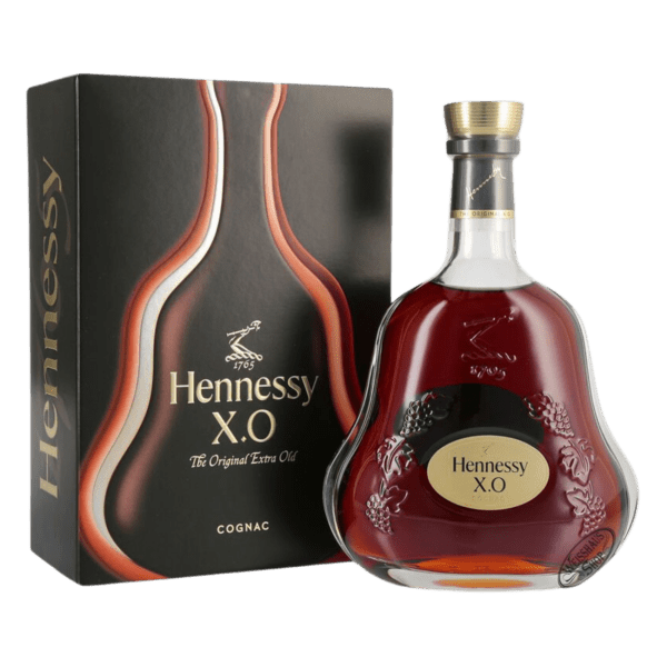 Hennessy X.O cognac bottle with decorative grapes and black box packaging, brandy liquor